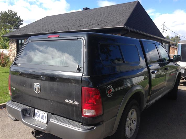 Boite de fibre pour Dodge ram 2009et+ crewcab 1500 avec boite de 5,7' Spécial 900 en Noir